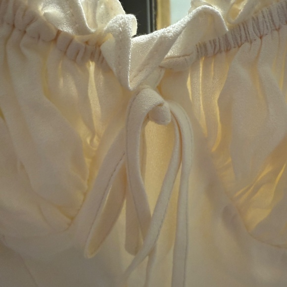 Reformation balloon sleeves top - Picture 2 of 5